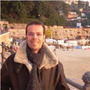 Laureato a Pisa con laurea magistrale impartisce lezioni su materie umanistiche: Storia, Italiano, filosofia